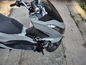 Predám Honda PCX 125 r.2023 búraná - 2