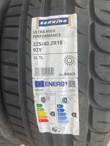 225/40 R18 92Y XL - 2