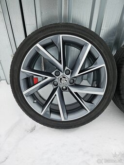 Letní alu kola Vega 19" Škoda Superb 235/40 R19 - 2