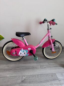 Detsky bicykel decathlon s pomocnymi kolieskami - 2