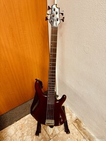 Basgitara CORT - 2