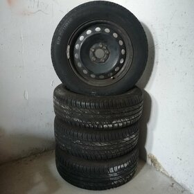 Predám pneu 205/60 r15 - 2