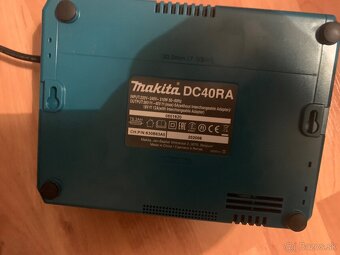 Makita DC40RA XGT nabíjačka - 2