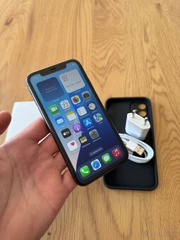 Iphone 11 Black 128 gb v záruke - 2