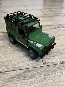 Bruder Land Rover Defender - 2