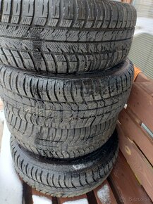 Goodyear 215/60 R16 zimné pneu 7 mm - 2