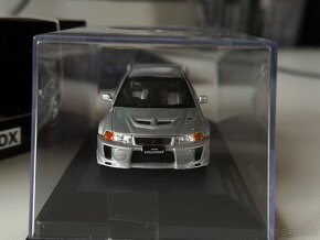 Whitebox Mitsubishi Lancer EVO V 1:43 limitka - 2