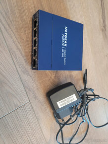 Netgear ProSAFE GS105v5 Gigabit switch - 2