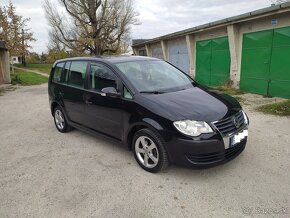 Volkswagen Touran 1,9 TDI  6-st, Manuál Facelift - 2