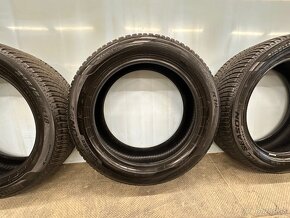 PIRELLI 215/55 R18 - 2