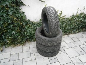 Predám 4x zimné ako nové pneu Dunlop 205/60 R16 92HXL - 2