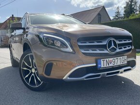 Mercedes Benz GLA200 - 2