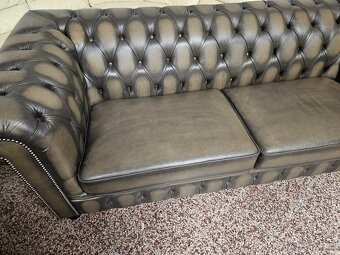 CHESTERFIELD ŠTÝL,NOVÁ KOŹENÁ SEDAČKA DVOJFAREBNÁ - 2