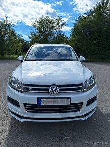 Volkswagen Touareg R-line 3.0 TDI .V6 - 2