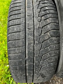 235/40 R19 zimné - 2