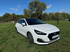 Hyundai i30 Fastback 1.4 T-GDi - 2