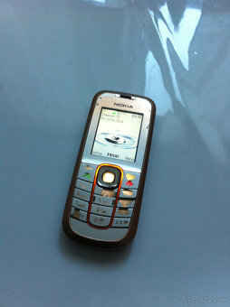 Nokia 2600c-2 s nabijačkou - 2