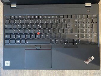 Lenovo T15 - 16GB RAM,256GB SSD, CPU i7, 15,6” dotyk.displej - 2