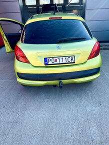 Peugeot 207, 1,4 HDI, sezonne kolesa s pneu. - 2