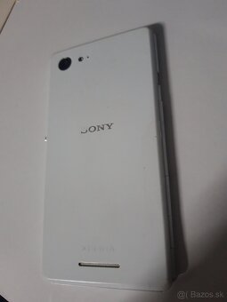 Sony E3 - 2