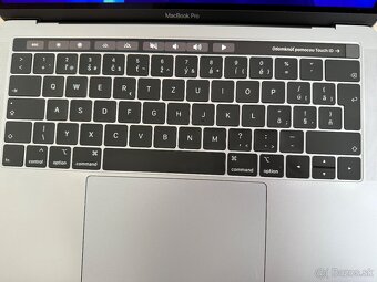 Apple MacBook Pro 13" (2019) s Touch Barom - 2