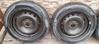 Predám letnu sadu na 4x100 /165/65r15 Pirelli letné - 2