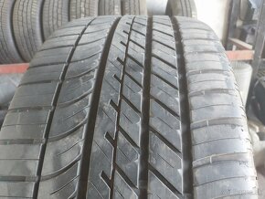 Pneu 285/40R22 - 2