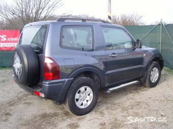 Mitsubishi Pajero - 2