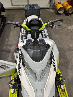 Snezny skuter ski doo 800 Summit - 2