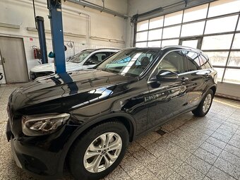 Predám Mercedes-Benz GLC 220 d 4MATIC - 2