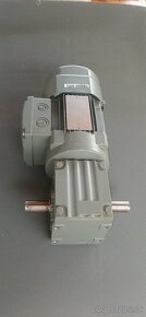 Elektromotor s prevodovkou 0,18KW - 2