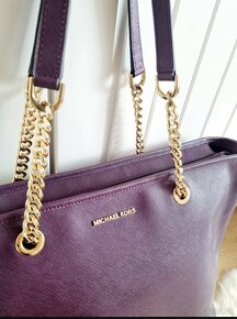 MICHAEL KORS AUBERGINE KABELKA - 2