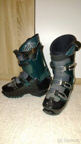 UPS by Aigner, snowboard hard boots - 2