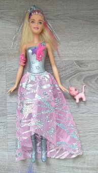 Bábika originál Mattel z filmu Barbie vo hviezdach - 2