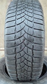 Predám 4-Zimné pneumatiky Firestone Winterhawk 215/60 R16 - 2