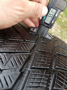 305/35 r21 zimné pneumatiky 2ks Pirelli - 2