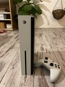 Predám XBOX ONE S - 2