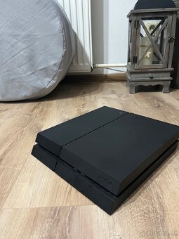 PlayStation 4 - 2