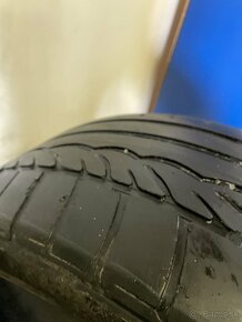 DUNLOP 235/45R17 - 2