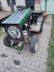 Malotraktor s vlečkou - 2