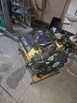 M62b35 Bmw V8 swap manuál - 2