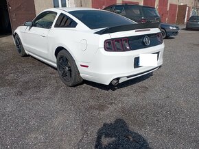 FORD MUSTANG 3,7L V6 RV 2014 227KW CZ. TP POJIZDNÉ, - 2