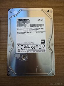 1x HDD (1TB) 2x SSD (120GB a 128GB) - 2