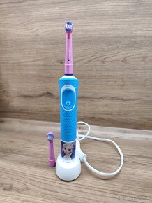 Elektrická zubná kefka Oral B PRO Kids 3+ - 2