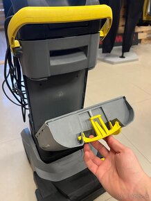 KARCHER Profesionál BR 30/4 C čistič na podlahy - 2