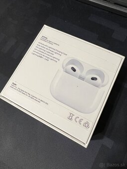 Apple AirPods (3. generácie) s Lightning nabíjacím puzdrom - 2