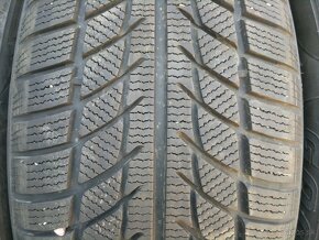 Zimne pneu. Bridgestone 235/50 r18 - 2