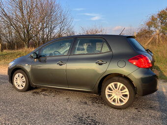 Toyota Auris 1.6 benzín, manuál, 2009 - 2