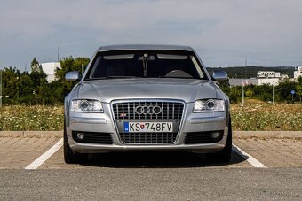 Audi S8 - 2