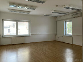 Prenájom kancelárií o výmere 2x 32 m2, s parkovaním, Stupava - 2